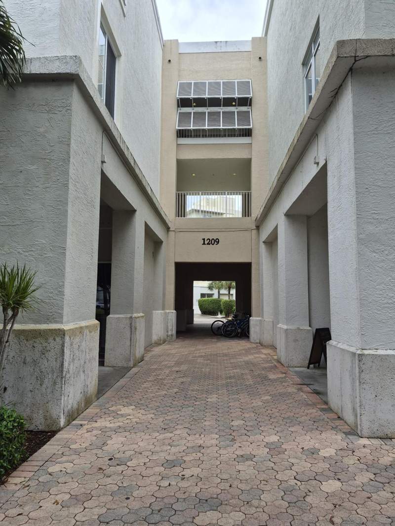 1 bedroom Condominium at 1209 Main Street #205, Village At Abacoa Condo, Jupiter — photo 2