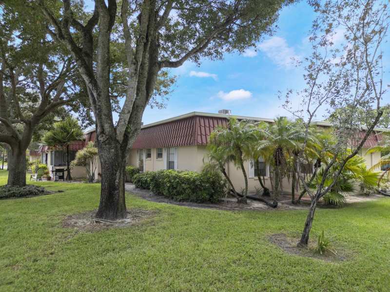 2 bedroom Villa at 857 Worcester Lane #B, Covered Bridge Condo, Lake Worth — photo 1