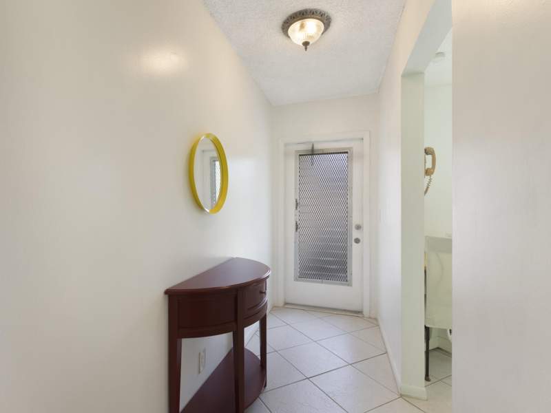 2 bedroom Villa at 857 Worcester Lane #B, Covered Bridge Condo, Lake Worth — photo 4