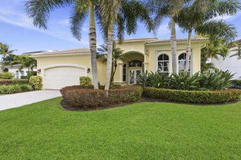 401 Via Placita, pool for sale in Palm Beach Gardens
