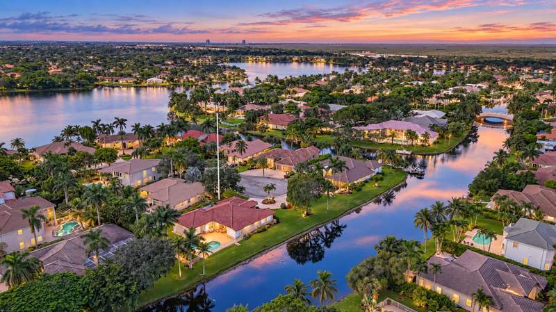 4 bedroom Single Family Residence at 11987 NW 9th Street, Isles Addition, Coral Springs — photo 3