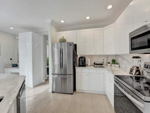 2111 Reston Circle, Royal Palm Beach FL - photo 6 of 41