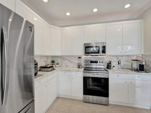 2111 Reston Circle, Royal Palm Beach FL - photo 7 of 41