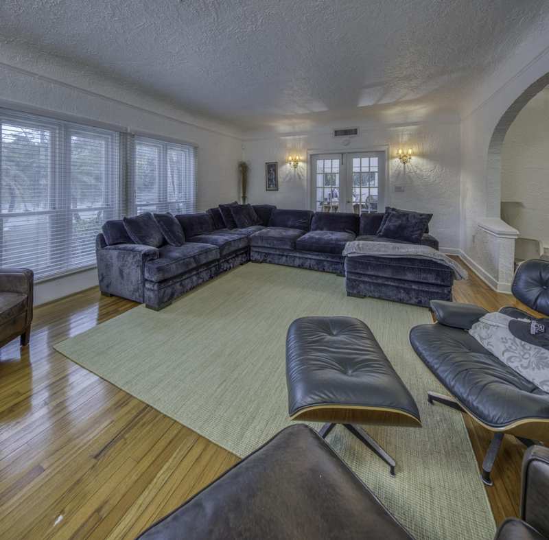 3 bedroom Single Family Residence at 411 S Federal Highway, Lake Worth Town Of, Lake Worth Beach — photo 1