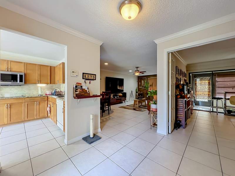 2 bedroom Villa at 281 Amber Court, Strathmore Gate West Unit 1, Royal Palm Beach — photo 2