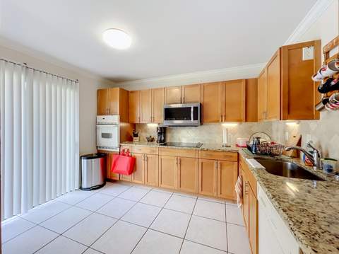 281 Amber Court, Royal Palm Beach FL - photo 6 of 27
