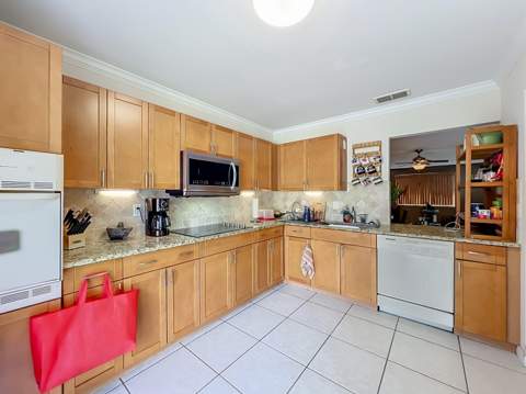 281 Amber Court, Royal Palm Beach FL - photo 7 of 27