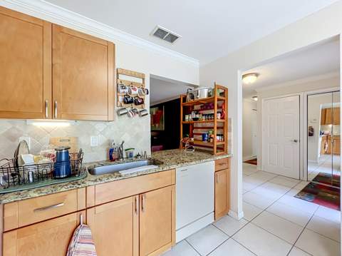 281 Amber Court, Royal Palm Beach FL - photo 8 of 27