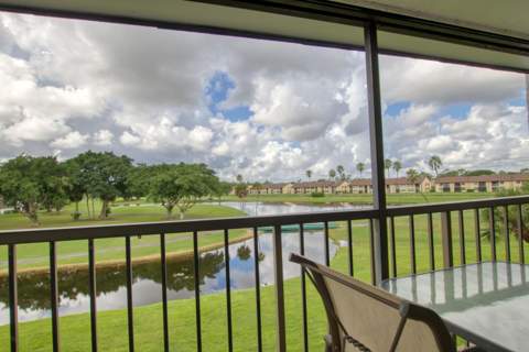 4489 Luxemburg Court #304, Lake Worth FL - photo 12 of 17