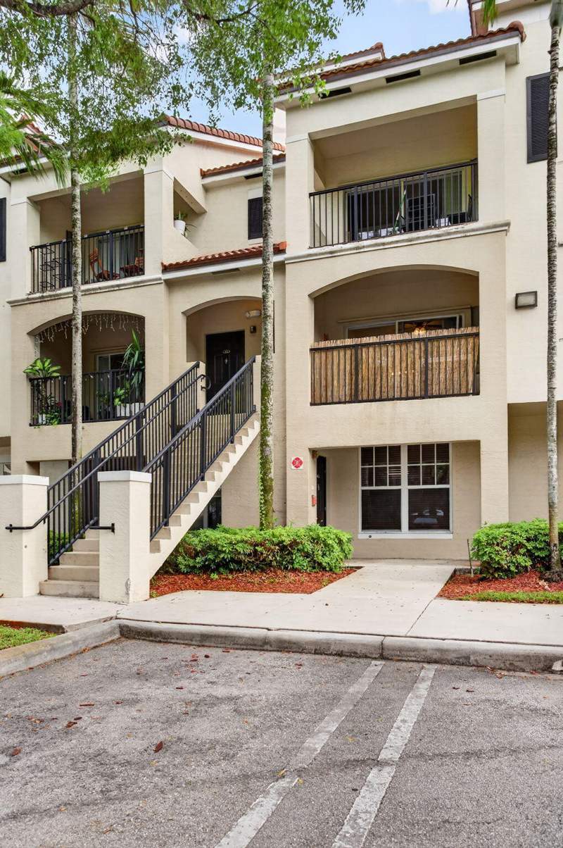 3 bedroom Condominium at 5880 W Sample Road #206, El-Ad Poinciana Condo, Coral Springs — photo 3