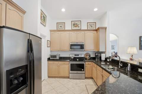 726 SW Jaslo Avenue, Port St. Lucie FL - photo 11 of 52
