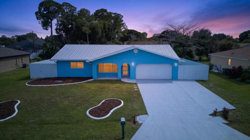 3 bedroom Single Family Residence at 242 SE Duxbury Avenue, Port St Lucie Section 1, Port St. Lucie — photo 3