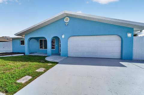 242 SE Duxbury Avenue, Port St. Lucie FL - photo 9 of 55