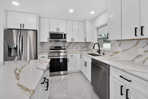 242 SE Duxbury Avenue, Port St. Lucie FL - photo 15 of 55