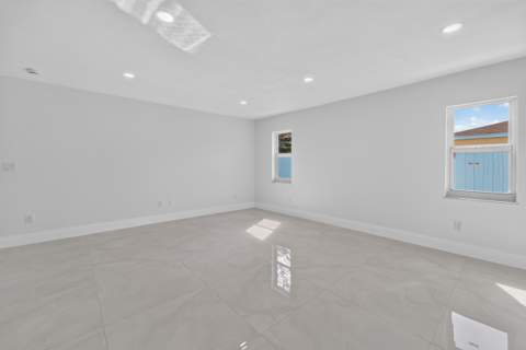 242 SE Duxbury Avenue, Port St. Lucie FL - photo 20 of 55