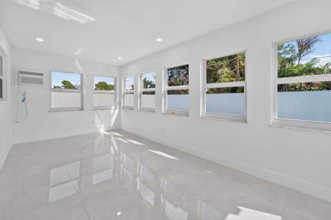 242 SE Duxbury Avenue, Port St. Lucie FL - photo 21 of 55