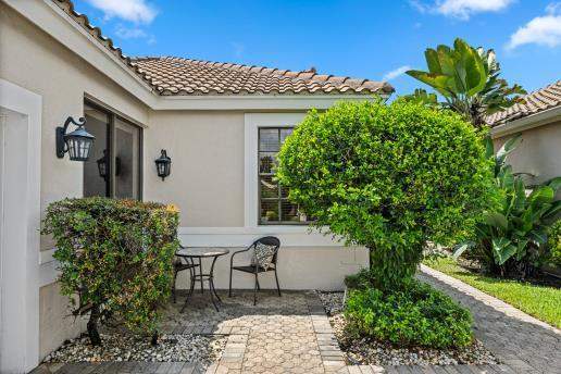 3 bedroom Single Family Residence at 4465 Barclay Fair Way, Wycliffe Par B, Lake Worth — photo 4