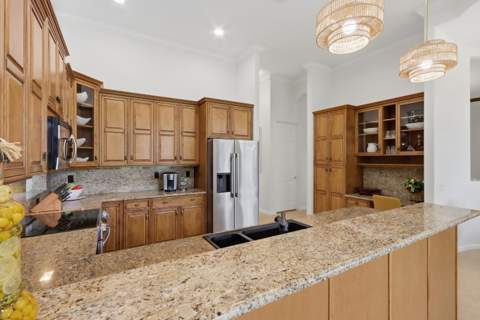 6812 Molakai Circle, Boynton Beach FL - photo 12 of 86