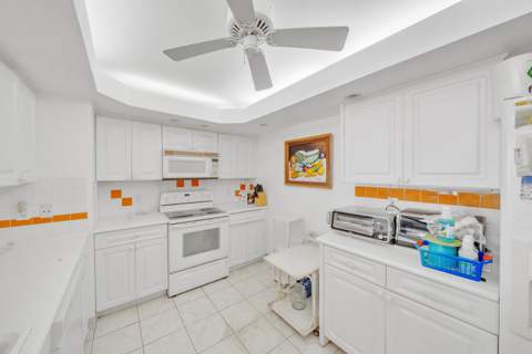 1149 Hillsboro Mile #307, Hillsboro Beach FL - photo 11 of 49