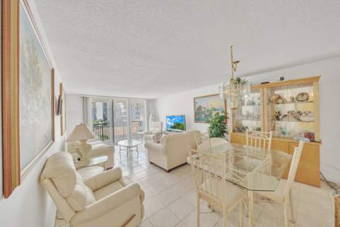 1149 Hillsboro Mile #307, Hillsboro Beach FL - photo 13 of 49