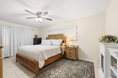 3474 NE Sandra Drive, Jensen Beach FL - photo 15 of 37