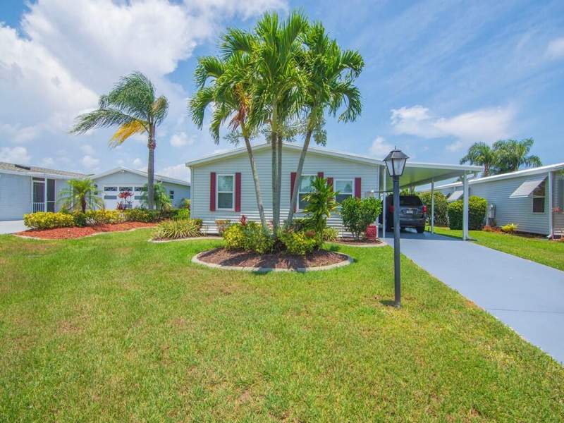 2 bedroom Manufactured Home at 8471 Schefflera Court, Savanna Club Plat III, Port St. Lucie — photo 4