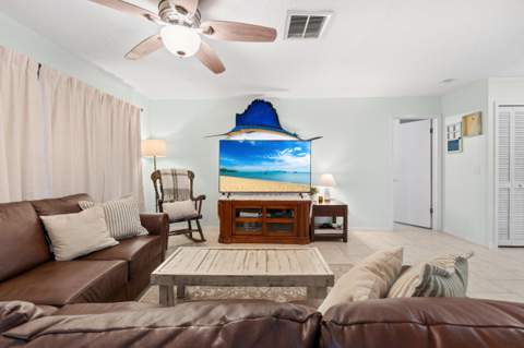 3474 NE Sandra Drive, Jensen Beach FL - photo 6 of 37