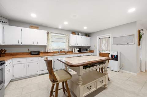 3474 NE Sandra Drive, Jensen Beach FL - photo 12 of 37