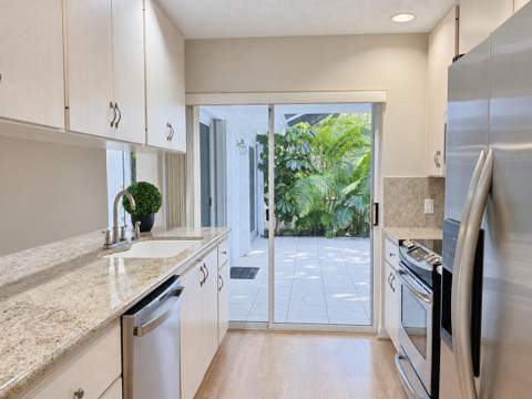 8404 Chapman Oak Court, Palm Beach Gardens FL - photo 7 of 46