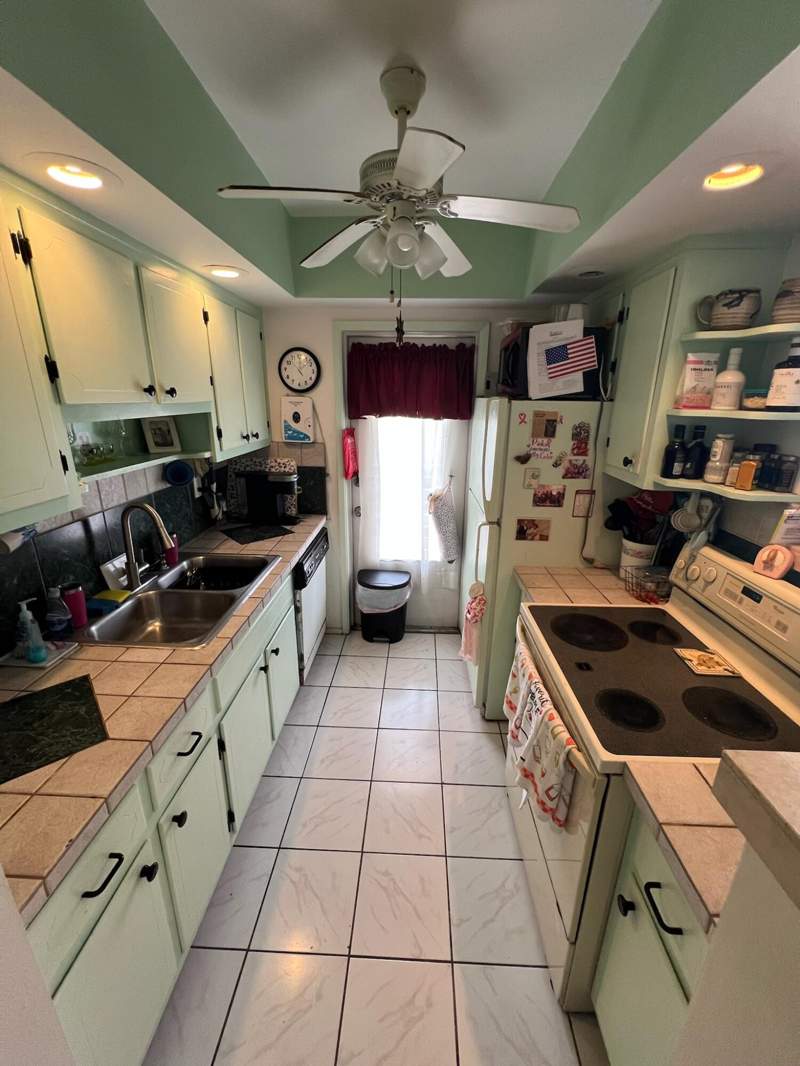 2 bedroom Stock Cooperative at 701 SE 7th Avenue #3, Cypress Lake East 3 Co-Op, Pompano Beach — photo 3