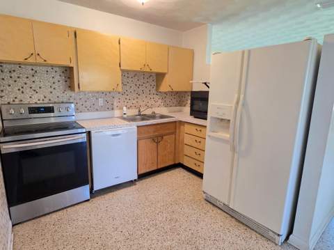 4651 SE Chatham Avenue, Stuart FL - photo 11 of 24