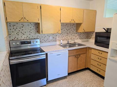 4651 SE Chatham Avenue, Stuart FL - photo 10 of 24