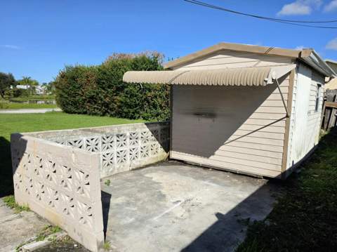 4651 SE Chatham Avenue, Stuart FL - photo 8 of 24