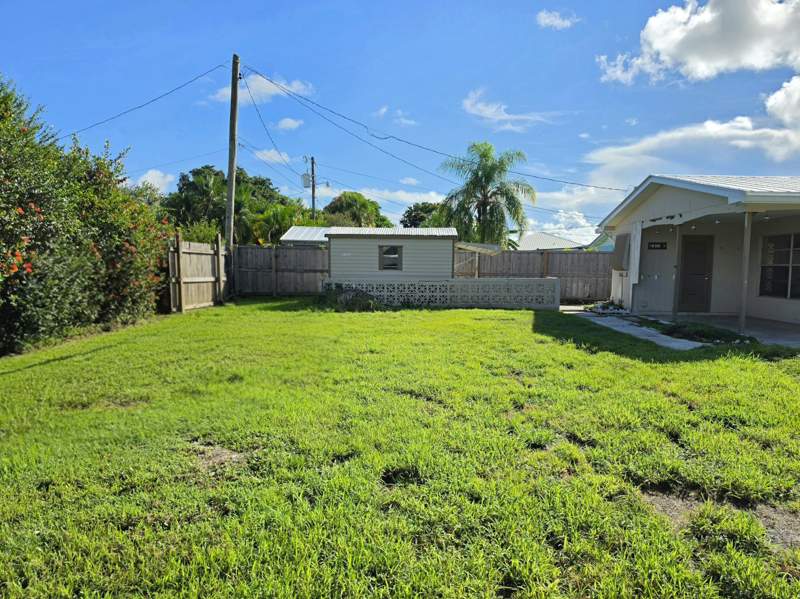 2 bedroom Single Family Residence at 4651 SE Chatham Avenue, Coral Gardens, Stuart — photo 5