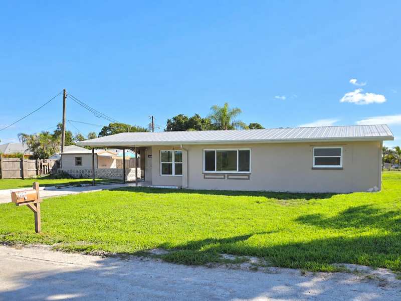 2 bedroom Single Family Residence at 4651 SE Chatham Avenue, Coral Gardens, Stuart — photo 1