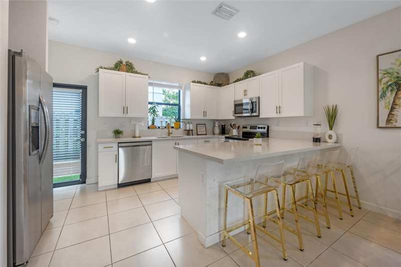 3 bedroom Townhouse at 1622 SW 28th Court, Reserve At Edgewood, Fort Lauderdale — photo 1