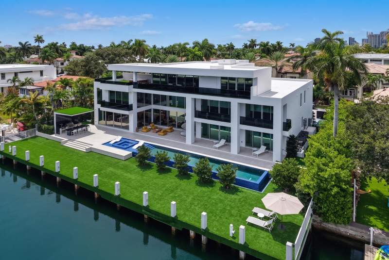 7 bedroom Single Family Residence at 414 Royal Plaza Drive, Stilwell Isles, Fort Lauderdale — photo 2