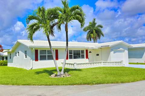 1015 SW 16Th Street, home for sale in Boynton Beach 33426