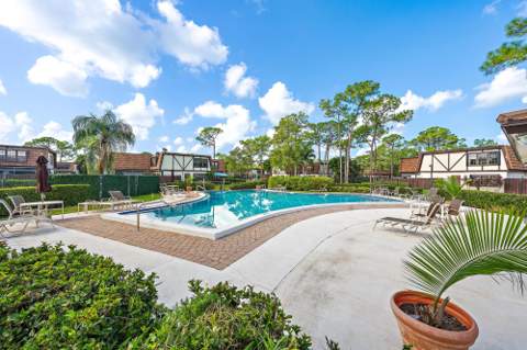 148 Weybridge Circle #C, Royal Palm Beach FL - photo 17 of 18