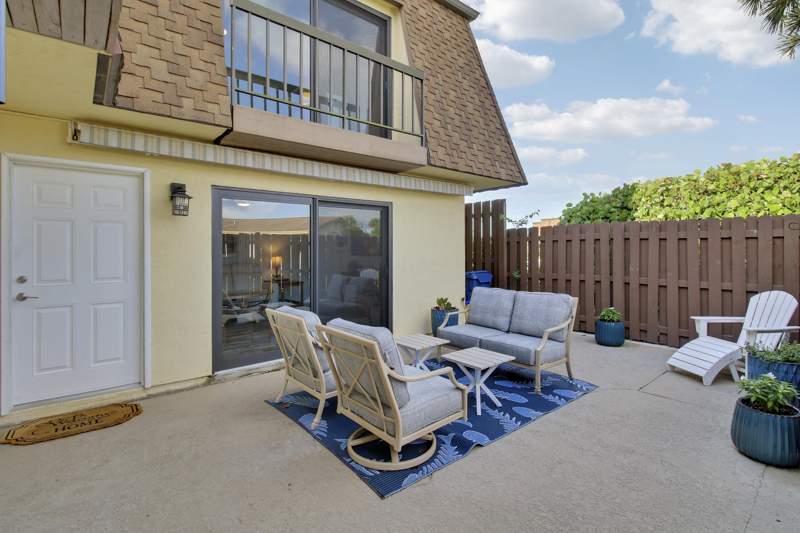 2 bedroom Townhouse at 110 N Delaware Boulevard #8B, Sims Creek Ph II, Jupiter — photo 4