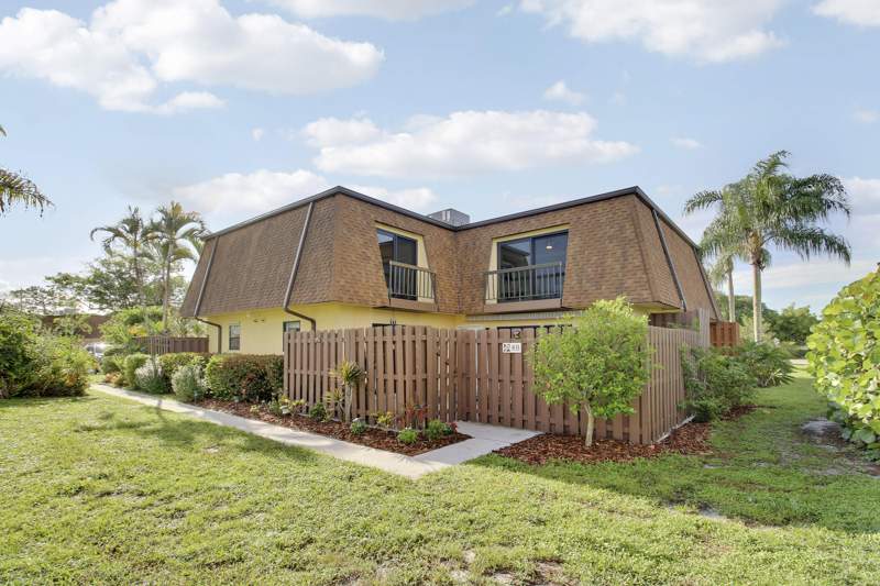 2 bedroom Townhouse at 110 N Delaware Boulevard #8B, Sims Creek Ph II, Jupiter — photo 2