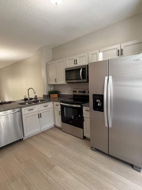 8884 N Isles Circle, Tamarac FL - photo 7 of 27