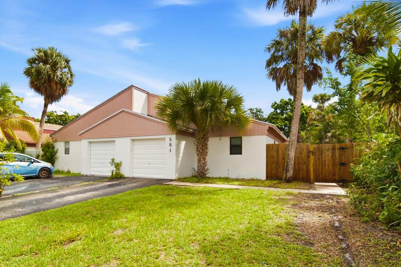 2 bedroom Townhouse at 581 NW 47th Avenue, Pine Trail Sec 2, Delray Beach — photo 2