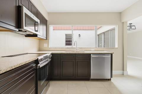 581 NW 47th Avenue, Delray Beach FL - photo 17 of 34
