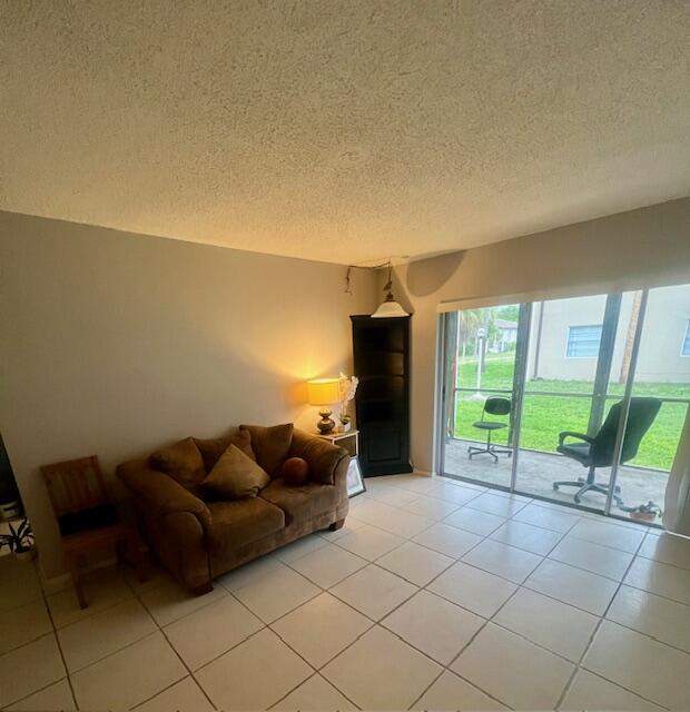 2 bedroom Condominium at 2700 Riverside Drive #103, Coral Gardens Condo, Coral Springs — photo 4