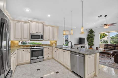 7485 Carmela Way, Delray Beach FL - photo 18 of 90