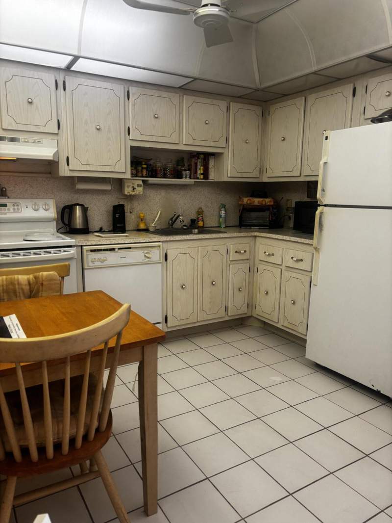 1 bedroom Condominium at 307 Wellington F #307, Wellington Condos, West Palm Beach — photo 4