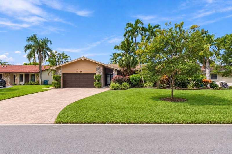 4 bedroom Single Family Residence at 11713 Spinnaker Way, Stonebridge Phase 1, Cooper City — photo 5