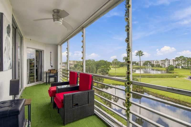 2 bedroom Condominium at 3465 Via Poinciana #405, Ambassador I Condo, Lake Worth — photo 1