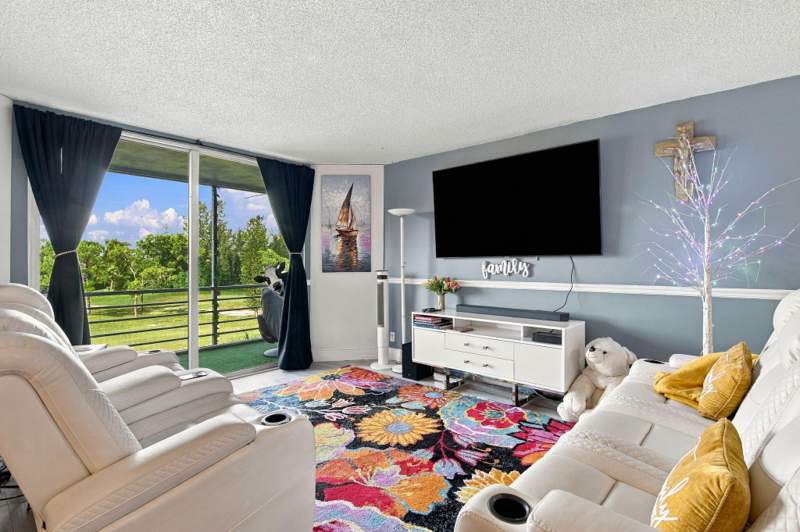 2 bedroom Condominium at 3465 Via Poinciana #405, Ambassador I Condo, Lake Worth — photo 5